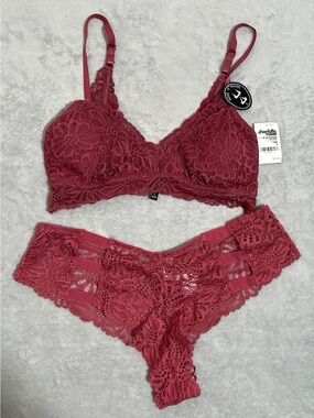 Charlotte Russe Lace Bralette & Lace Bikini Set L - XL